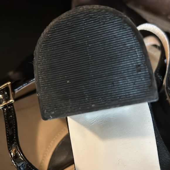 Like new Ron White Eldora black patent retro style flats - Picture 3 of 5